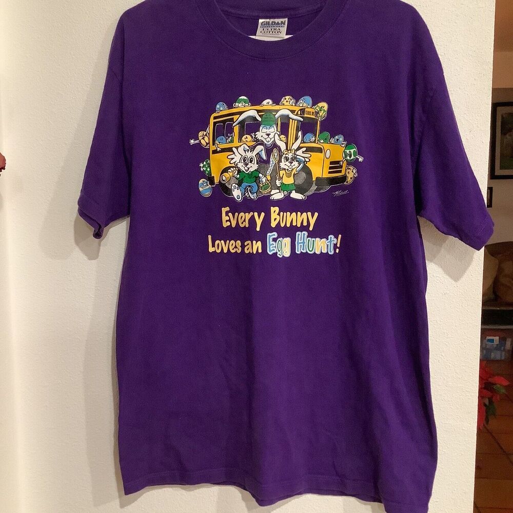Vintage Vtg Every Bunny Loves An Egg Hunt Tee T-shirt Size Large Gildan Purple